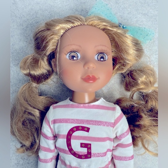 Glitter Girls doll, 14-inch poseable dolls. - Picture 4 of 8